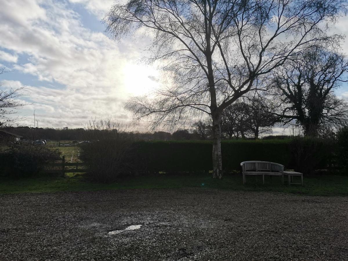 Village Limits Bed And Breakfast Rooms Woodhall Spa Bagian luar foto